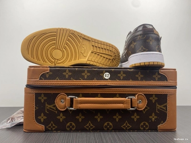 Top AIR O-W JORDAN Low (WITH -LouiV 1 CASE) 1006